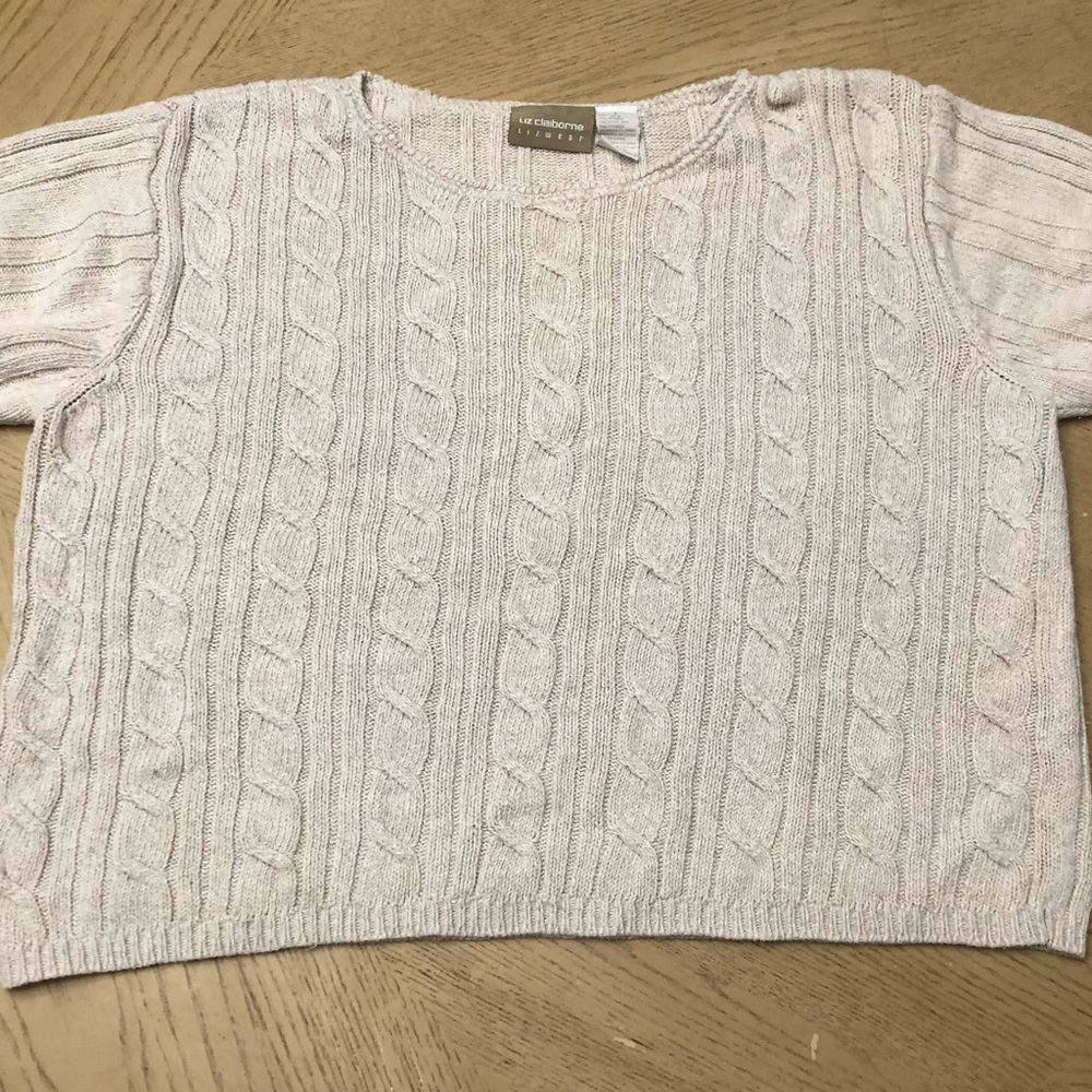 Liz Claiborne Short Sleeve Beige Sweater. Size Large. Washes and Wears great.